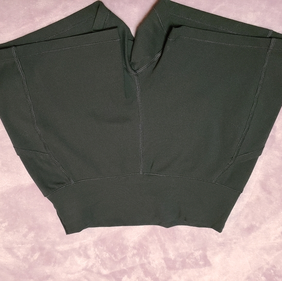 ALPHALETE Surface pocket shorts (sold) - Picture 3 of 6
